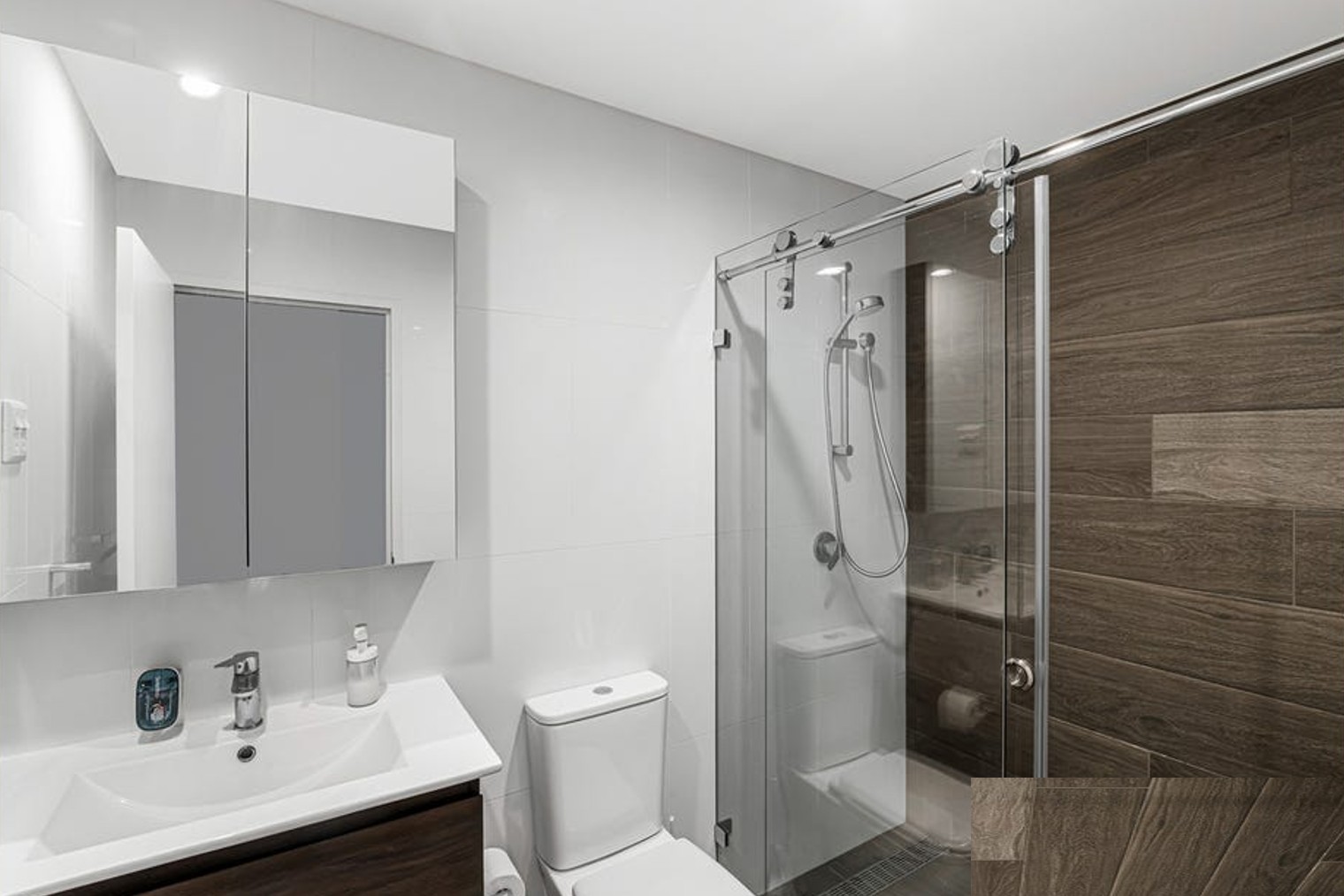 Modern Private Rooms in Spacious 2 Bed + 2 Bath Apartment - Image 2