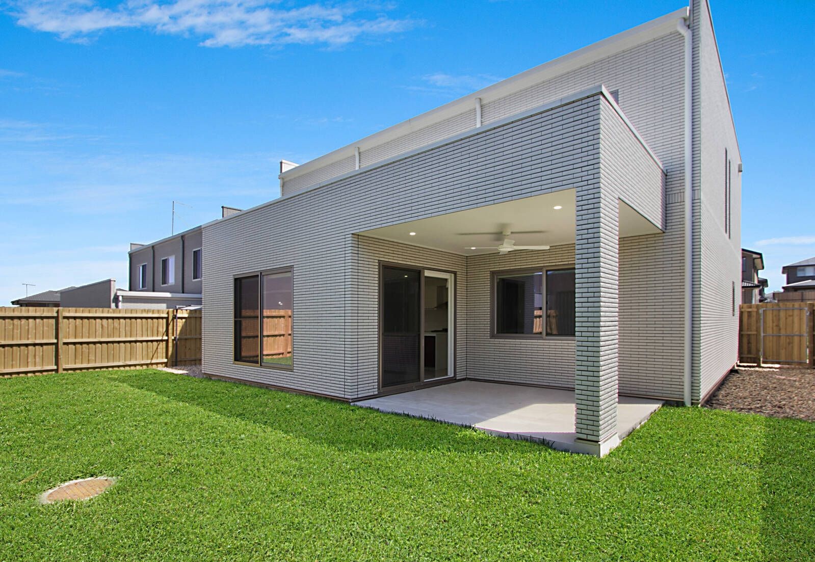 Premium Student Home with Shared & Private Rooms Near Schofields Station & Western Sydney University - Image 4