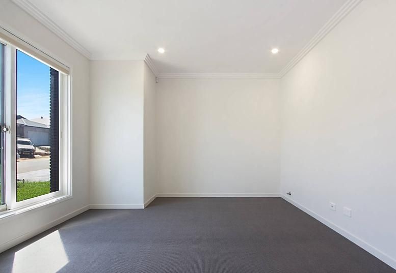 Premium Student Home with Shared & Private Rooms Near Schofields Station & Western Sydney University - Image 3