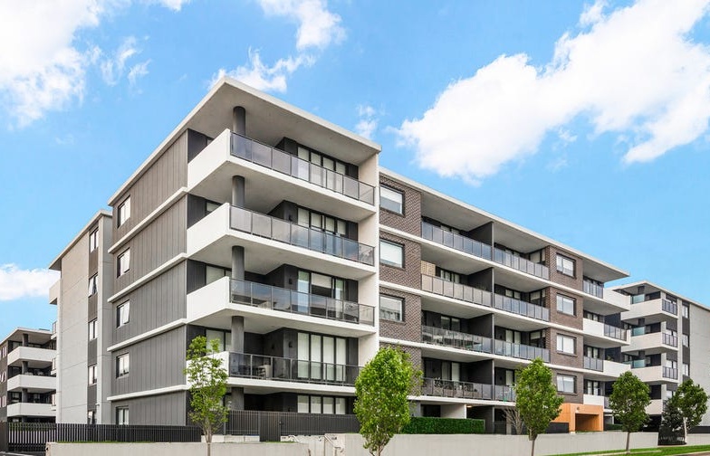 Modern Private Rooms in Spacious 2 Bed + 2 Bath Apartment - Image 1